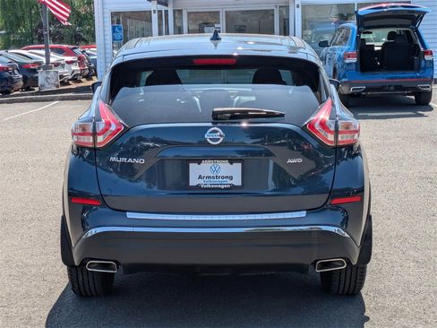 Used 2018 Nissan Murano S image 4