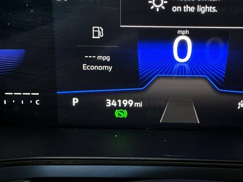 Used 2023 Volkswagen Taos SE w/ Panoramic Sunroof Package FWD image 27