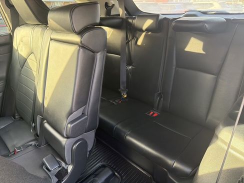 Used 2022 Toyota Highlander XLE image 22