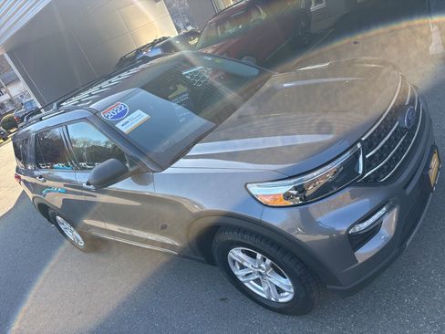 Certified 2022 Ford Explorer XLT w/ Equipment Group 202A AWD/4WD image 7