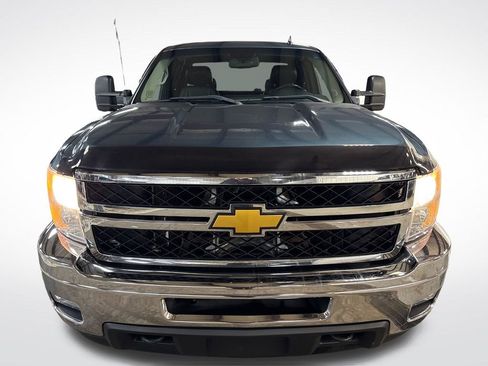 Used 2011 Chevrolet Silverado 2500 LT w/ Interior Plus Package AWD/4WD image 9