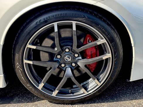 Used 2019 Nissan 370Z NISMO RWD image 31
