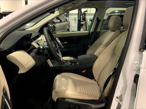 New 2025 Land Rover Discovery Sport S image 9