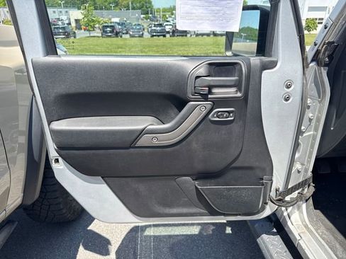 Used 2011 Jeep Wrangler Sport AWD/4WD image 17