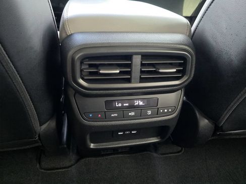 Certified 2024 Honda Pilot Touring image 24