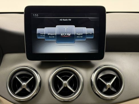 Used 2018 Mercedes-Benz GLA 250 image 26