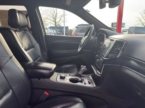 Used 2019 Jeep Grand Cherokee Limited image 36