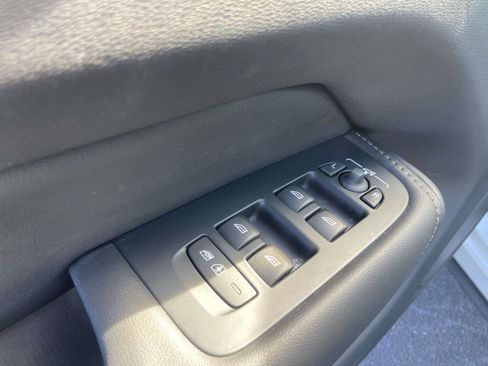 Used 2019 Volvo XC60 T8 Inscription w/ Advanced Package image 21