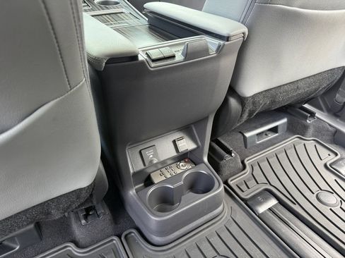 Used 2023 Toyota Sienna Limited AWD/4WD image 28