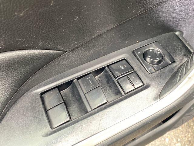 Used 2021 Toyota RAV4 LE FWD image 16