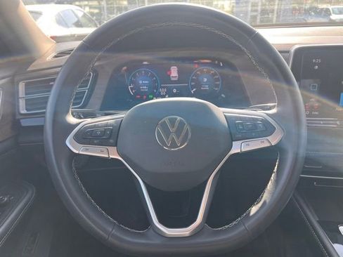 Used 2024 Volkswagen Atlas SE AWD/4WD image 12