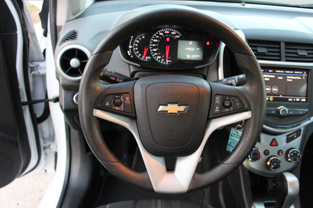 Used 2018 Chevrolet Sonic LT FWD image 19