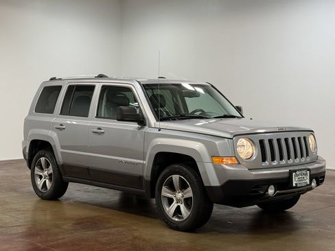 Used 2017 Jeep Patriot High Altitude AWD/4WD image 22