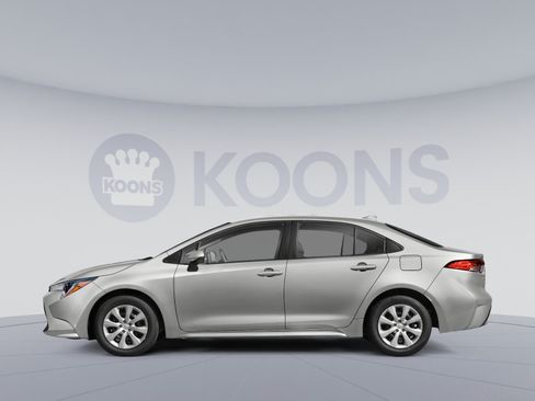 Used 2021 Toyota Corolla LE FWD image 4