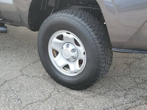 Used 2016 Toyota Tacoma SR5 w/ Towing Package RWD image 27