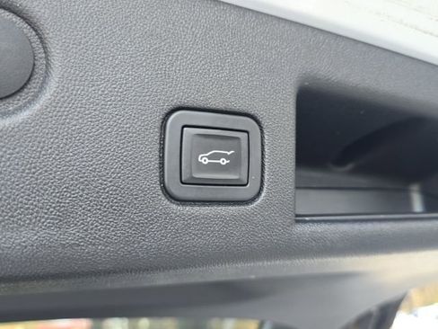 Used 2019 Chevrolet Equinox LT image 13