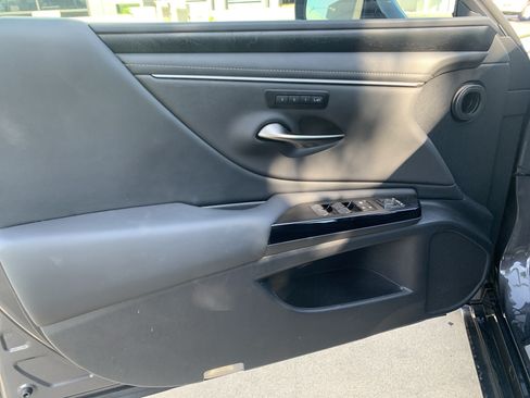Used 2025 Lexus ES 350 w/ Premium Package FWD image 14