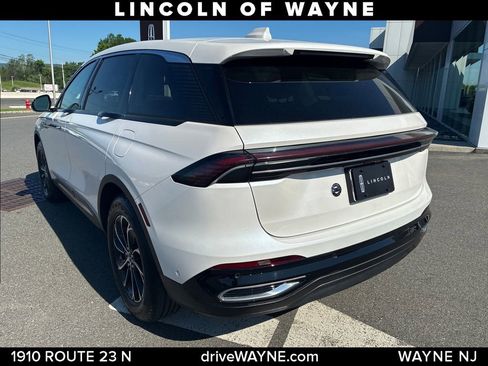 Certified 2024 Lincoln Nautilus Premier AWD/4WD image 4