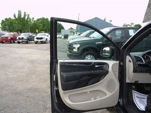 Used 2019 Dodge Grand Caravan SXT FWD image 10