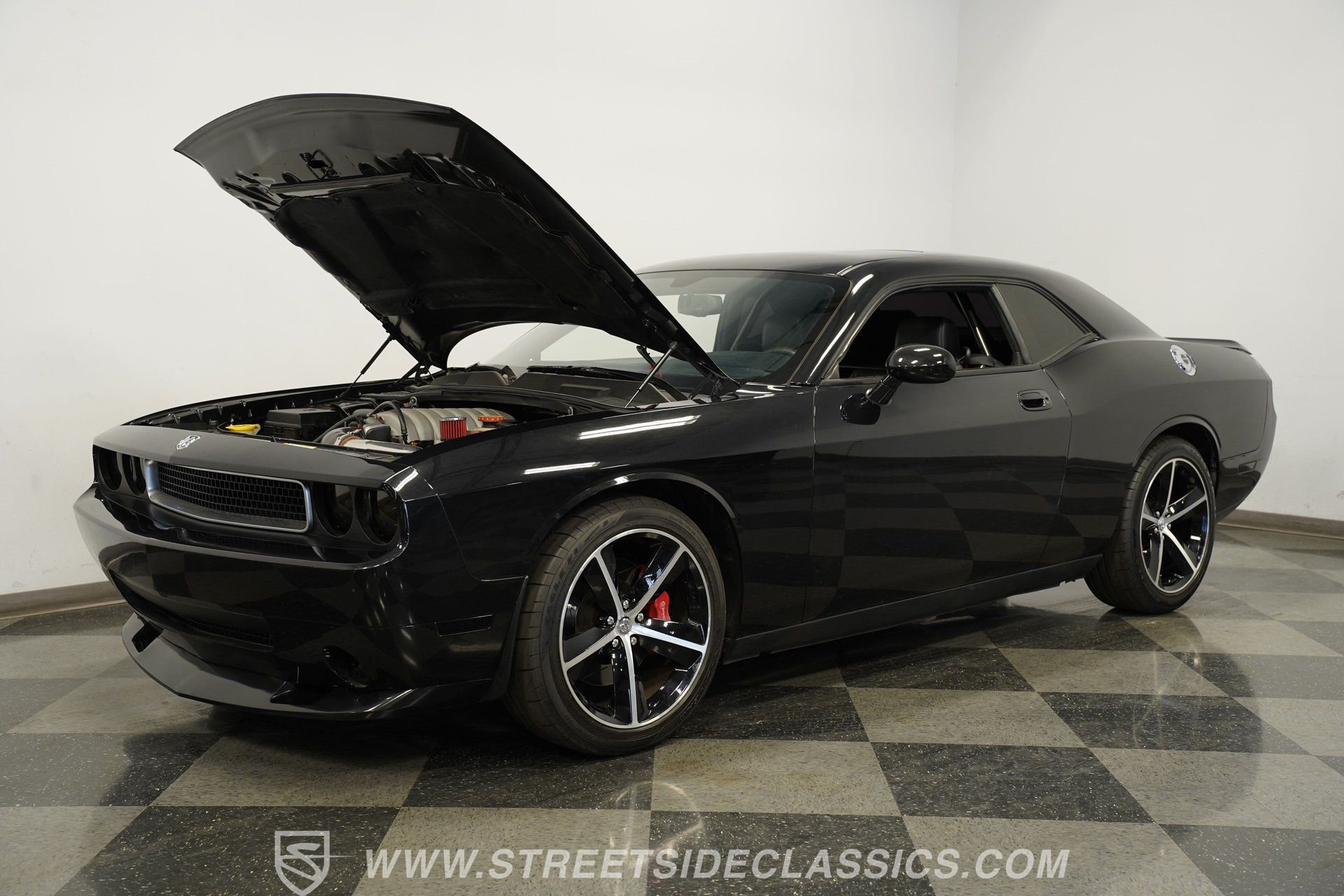 Used 2010 Dodge Challenger SRT8 w/ SRT Option Group II RWD image 37
