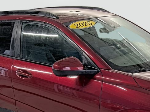 Used 2025 Chevrolet Trax LT w/ Driver Confidence Package image 17