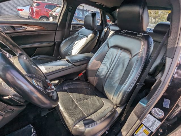 Used 2020 Lincoln MKZ Reserve w/ Elements Package FWD image 17