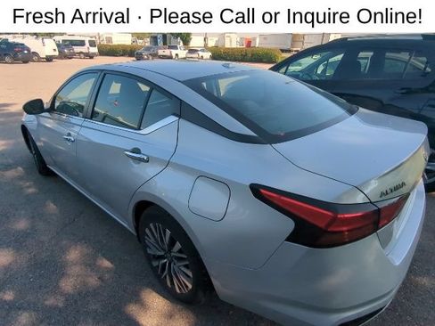Used 2023 Nissan Altima 2.5 SV FWD image 3