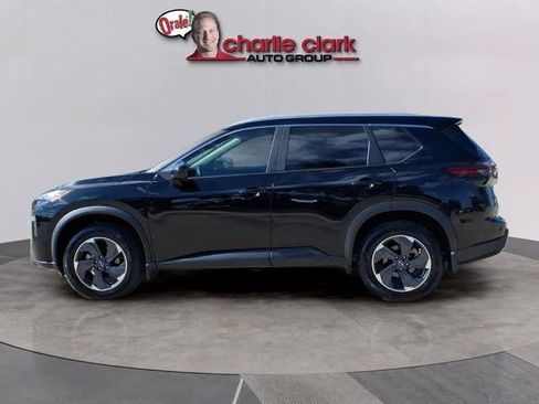 Certified 2024 Nissan Rogue SV w/ SV Premium Package FWD image 2