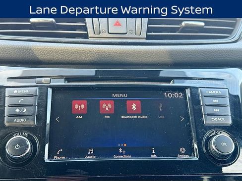 Used 2020 Nissan Rogue SV image 16