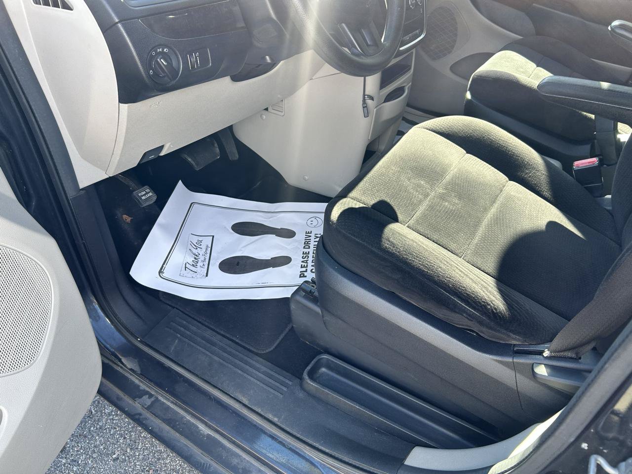 Used 2013 Dodge Grand Caravan SXT FWD image 10
