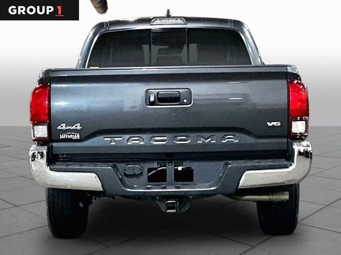 Used 2022 Toyota Tacoma SR5 AWD/4WD image 5