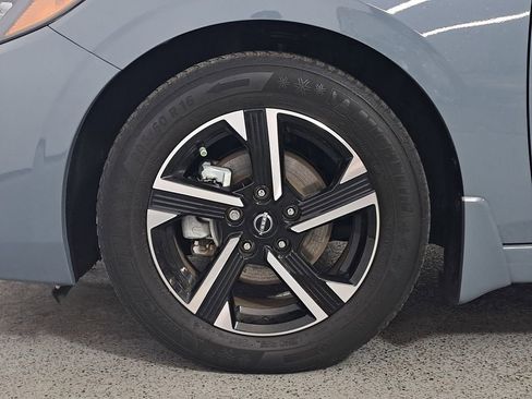 Used 2024 Nissan Sentra SV image 9