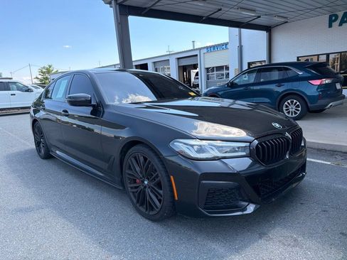 Used 2021 BMW 530i w/ M Sport Package RWD image 2