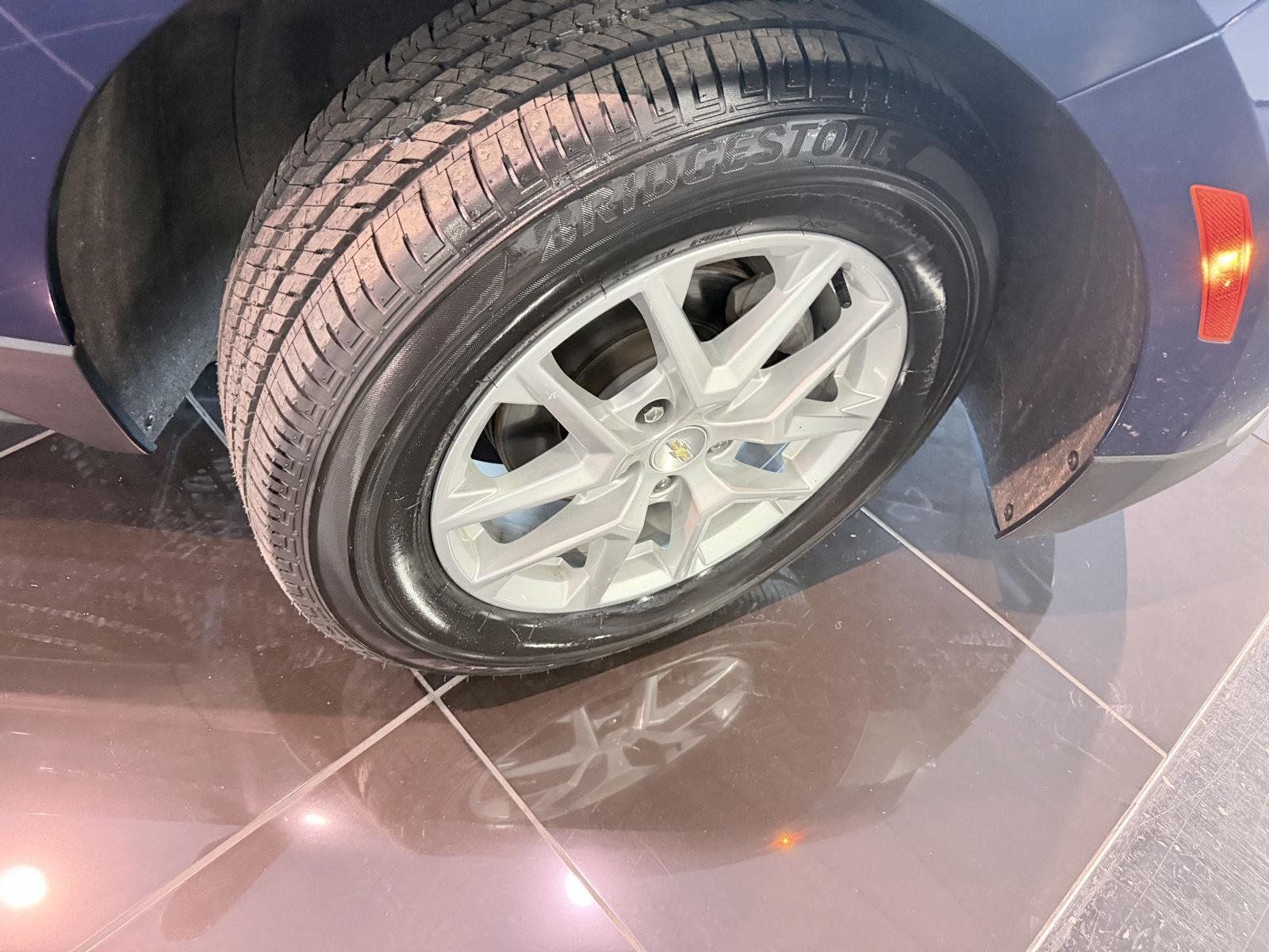 Used 2023 Chevrolet Equinox LT AWD/4WD image 45