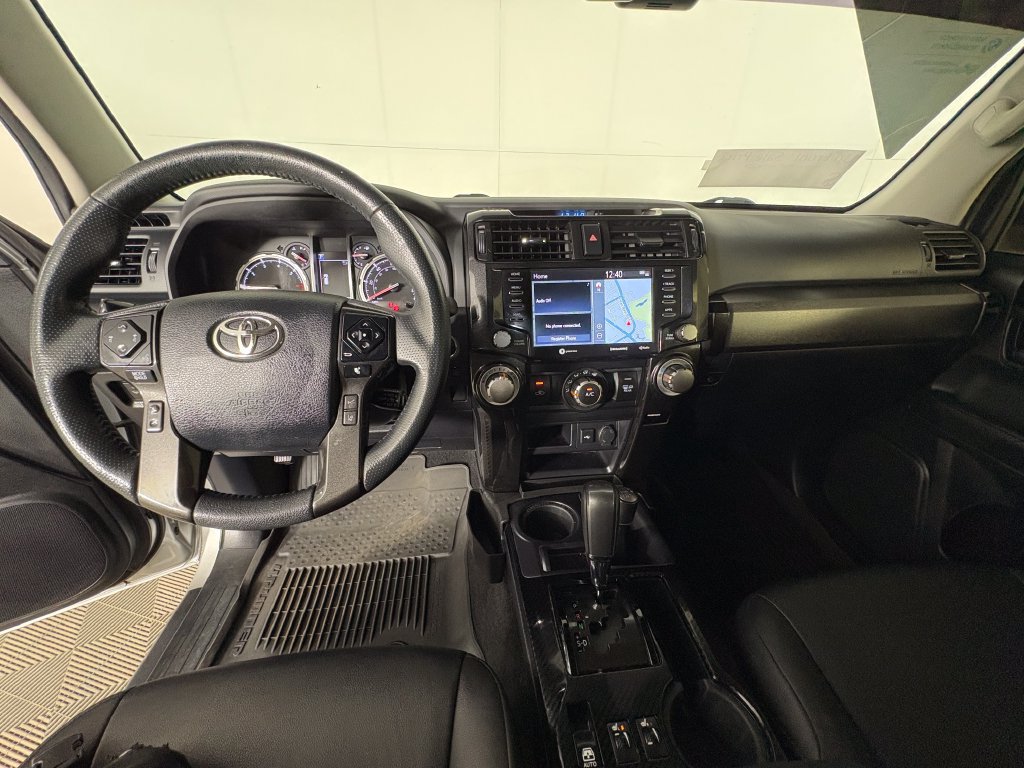 Used 2021 Toyota 4Runner Venture w/ Moonroof Package AWD/4WD image 7