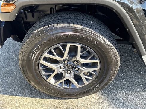 Used 2024 Jeep Wrangler Sahara w/ Safety Group image 11