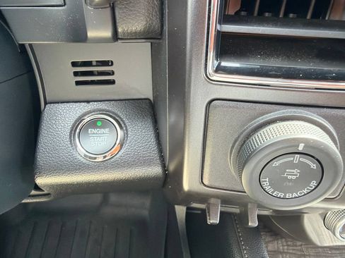 Used 2021 Ford Expedition Max Limited AWD/4WD image 5