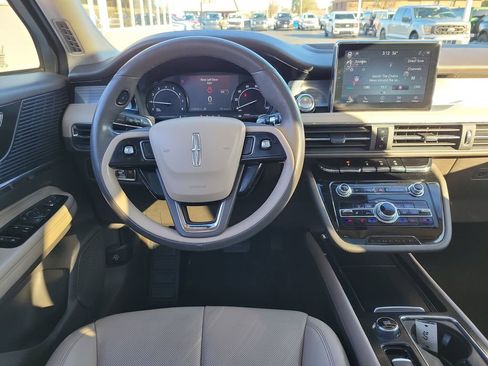 Used 2022 Lincoln Corsair FWD w/ Premium Package image 12