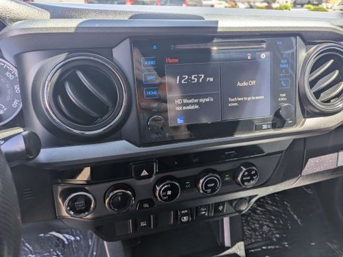 Used 2018 Toyota Tacoma TRD Off-Road AWD/4WD image 16