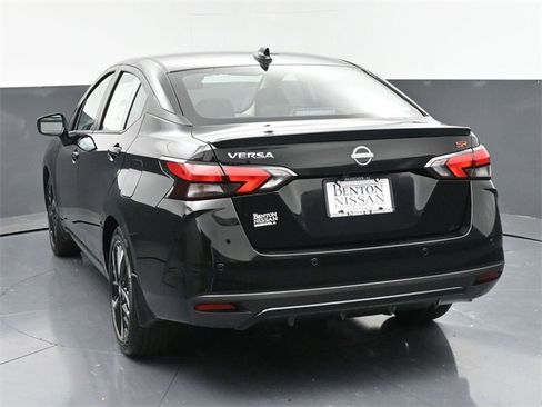 New 2025 Nissan Versa SR w/ Trunk Package image 38