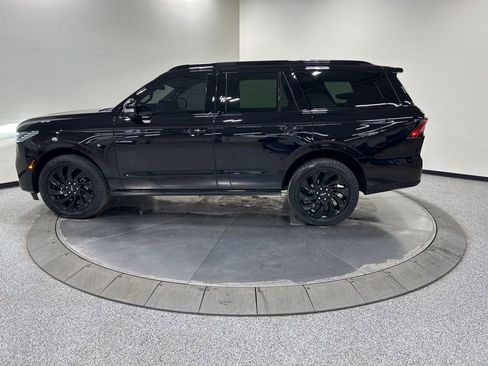 Certified 2025 Lincoln Navigator Reserve w/ Jet Appearance Package image 9