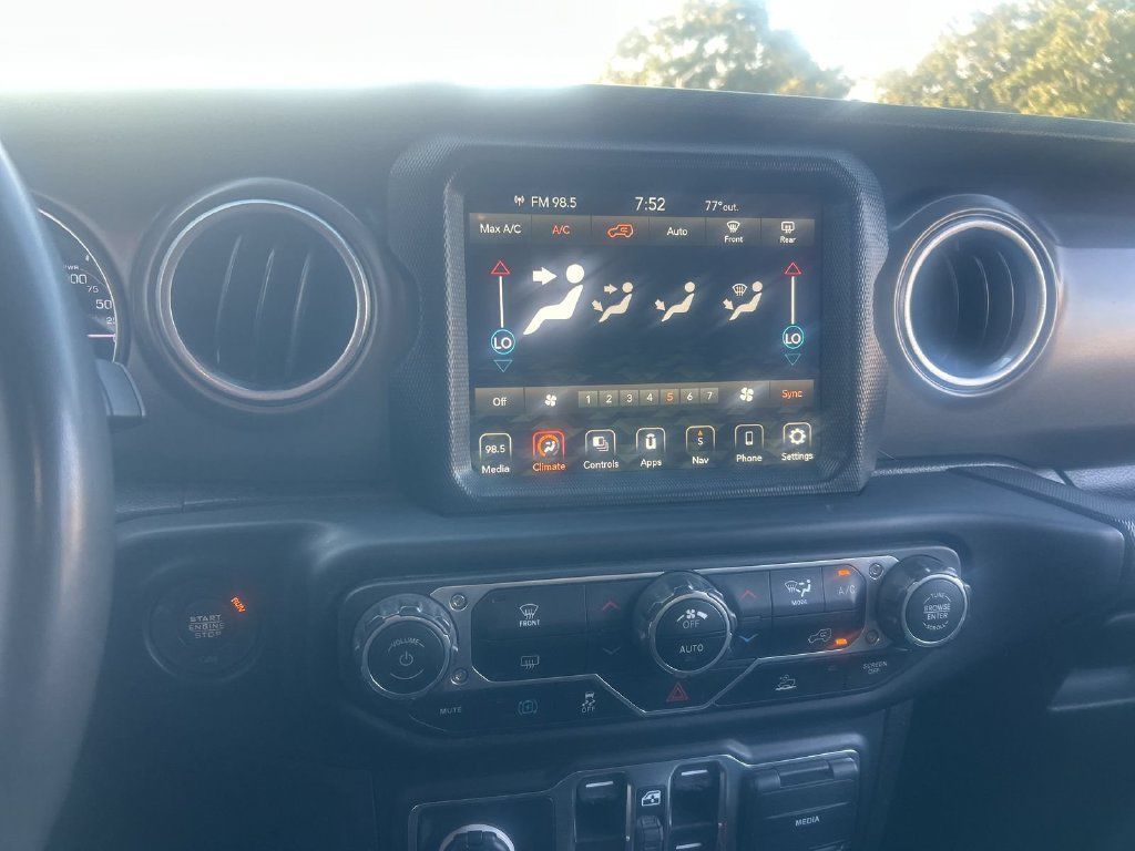 Used 2023 Jeep Wrangler Unlimited Rubicon 4xe AWD/4WD image 15