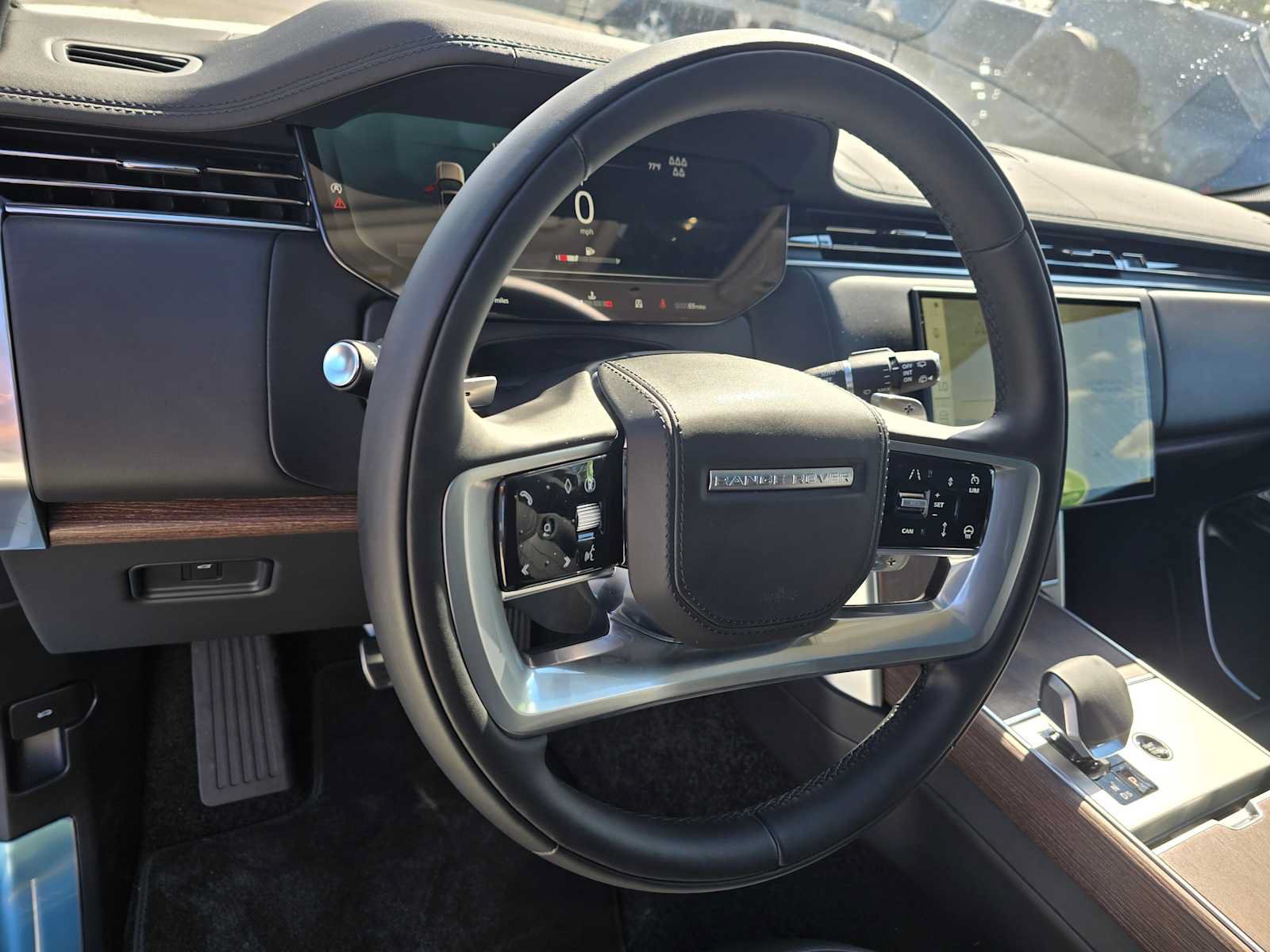 New 2025 Land Rover Range Rover Long Wheelbase SE AWD/4WD image 26