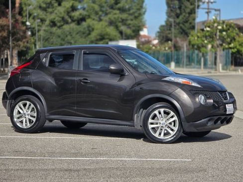 Used 2013 Nissan Juke S FWD image 3