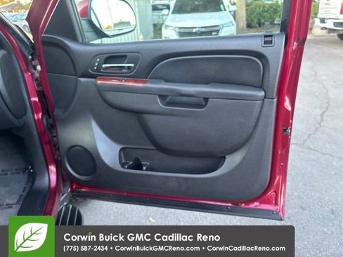 Used 2011 GMC Yukon XL SLT AWD/4WD image 41