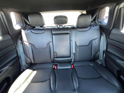 Used 2025 Jeep Compass Trailhawk AWD/4WD image 37