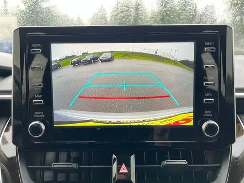 Used 2020 Toyota Corolla LE image 24