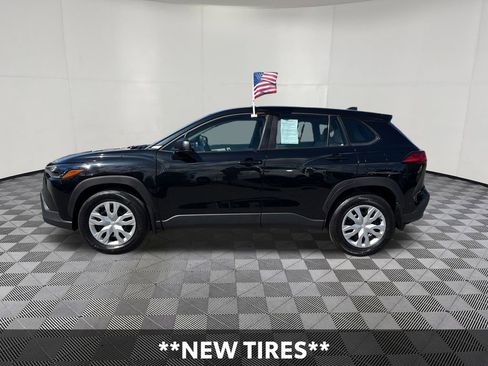 Used 2023 Toyota Corolla Cross L AWD/4WD image 2