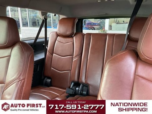 Used 2020 Cadillac Escalade ESV Luxury AWD/4WD image 13