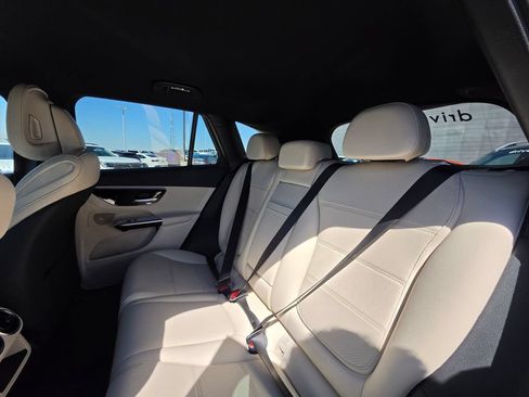 Used 2026 Mercedes-Benz GLC 300 image 21